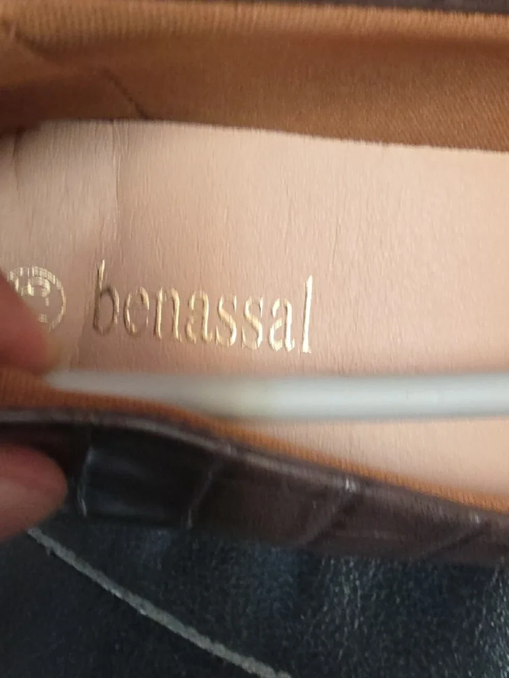N/A sophisticated brown